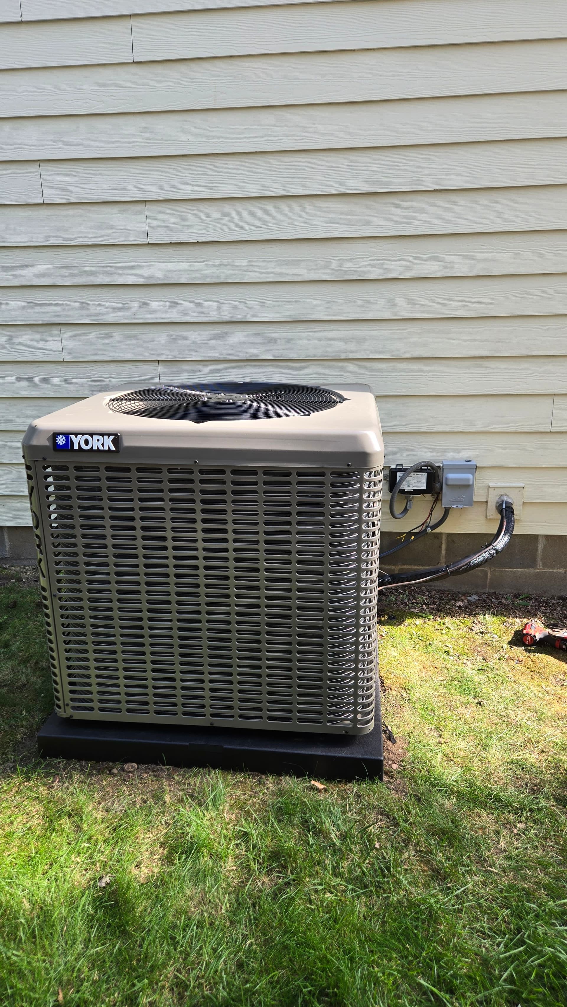 New A/C Installation Keeping a St. Louis Park Family Cool image